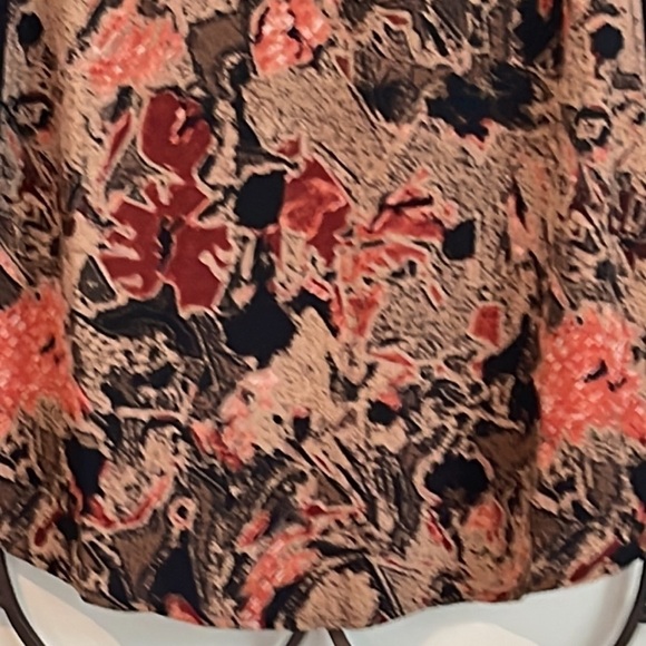 ASTR SLEEVELESS SILKY TANK ABSTRACT BLOUSE SIZE MEDIUM - Picture 3 of 10